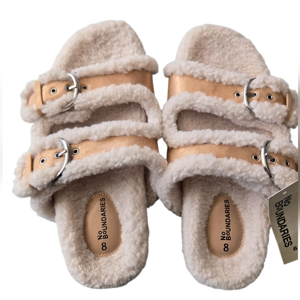 No Boundaries Fuzzy Sandals with Buckles - Picture 4 of 5